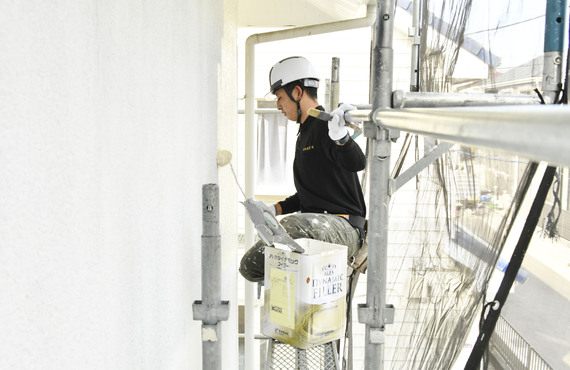 外壁にチョーキングが現れたら、株式会社相模修建に！厚木市ならお任せください。